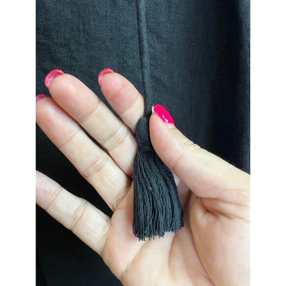 Vineyard Vines Women's Black Sleeveless Linen V-Neck Tassles Top Small - Picture 6 of 9